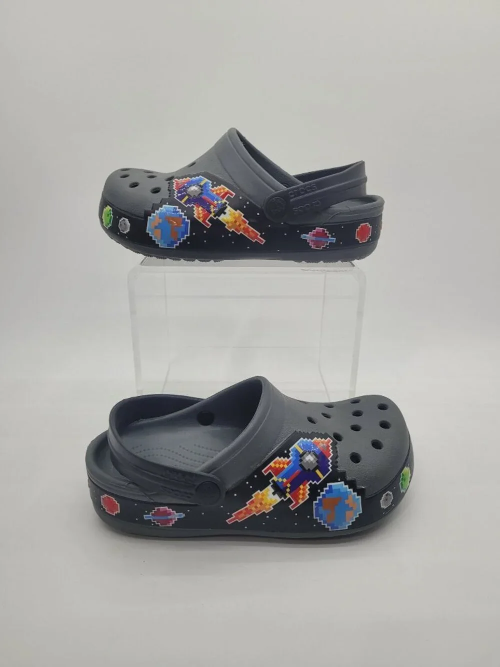 HTF Pristine Crocs Fun Lab Galactic Digi Outer Space Gray Youth Size 3 Spaceship